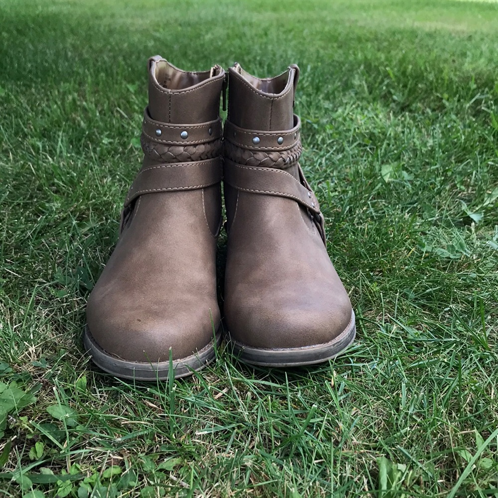 super comfy and cute ankle boots